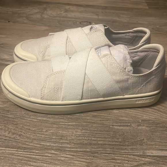 Keen Sneakers
Excellent condition, worn a few times - Picture 5 of 7